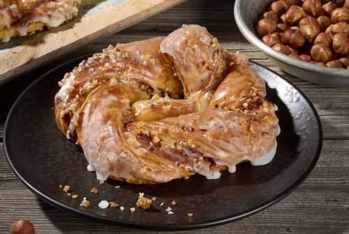 Saftiger Nusskringel (vegetarisch) Saftiger Nusskringel (vegetarisch)